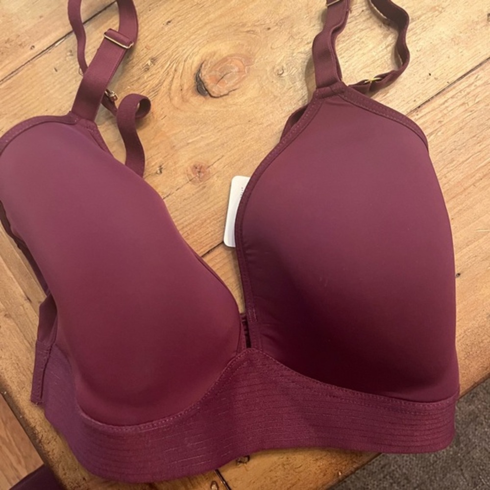 Women's Lively Plum Spacer Wireless 32DDD Burgundy Bra NWT purple